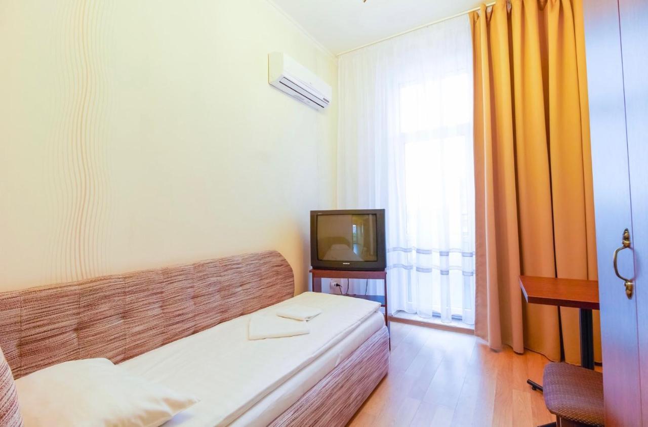 Orhideya Bed & Breakfast Lviv Ngoại thất bức ảnh
